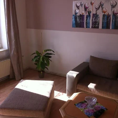 Jeanny's Ferienwohnung Ii *